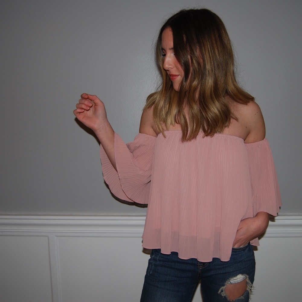 Off the Shoulder Pleated Blouse